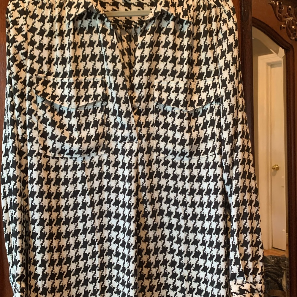 Houndstooth chiffon blouse